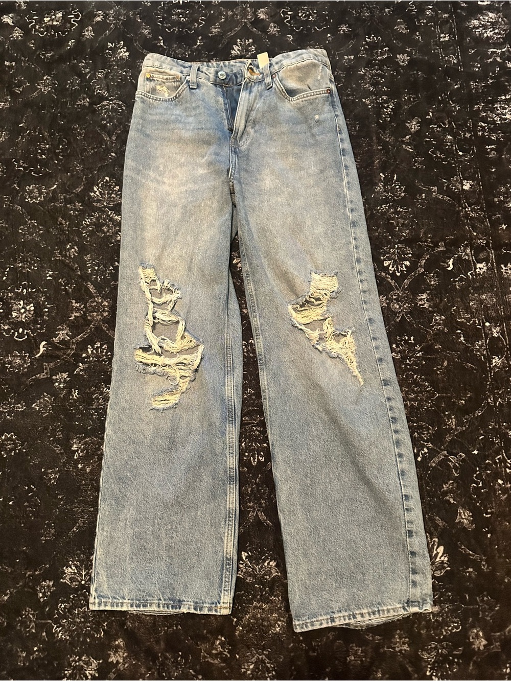 Women’s Light Blue Distressed Straight-Leg Jeans